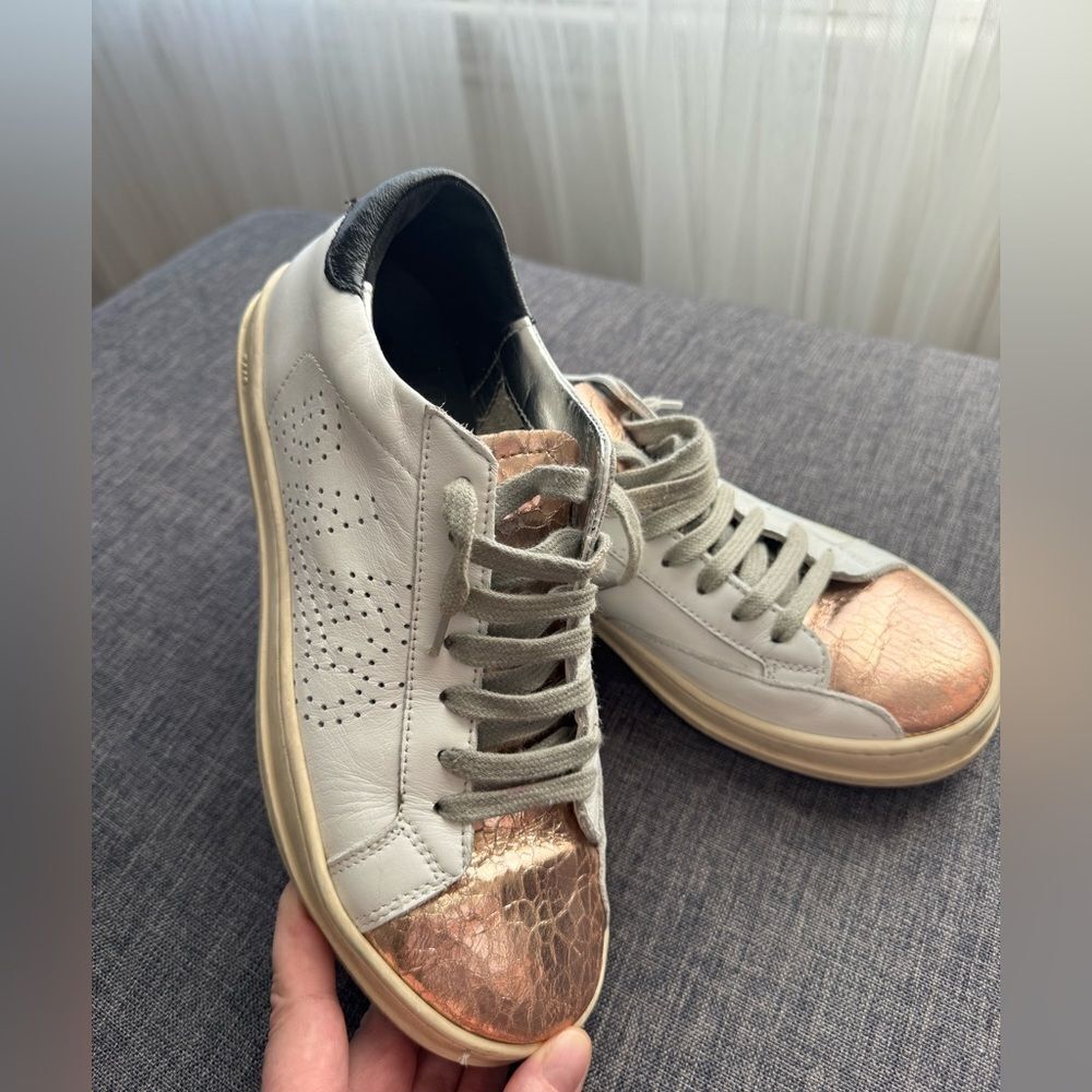 P448 Enn Rose Gold Love Top Snack Shoe Perforated Latner
Size 38 UE 8 US